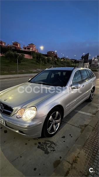 Usado Mercedes C220 Elegance 143 CV (105 kW) 2003 Gris / plata Familiar