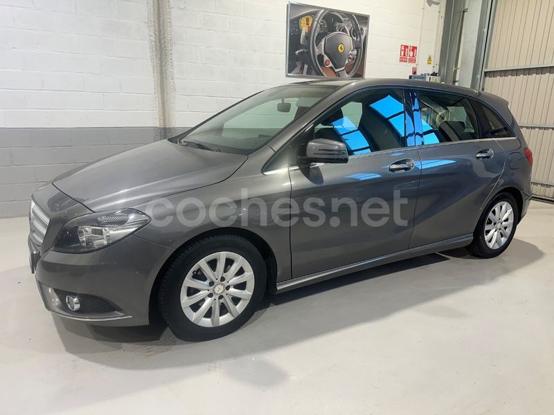 Gris / plata Usado 2013 Mercedes B180 Monovolumen | 11.990 € (Precio justo) - Imagen 1/4