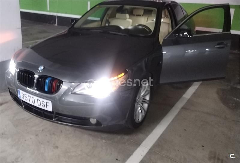 Usado BMW 523 177 CV (130 kW) 2005 Gris / plata Berlina