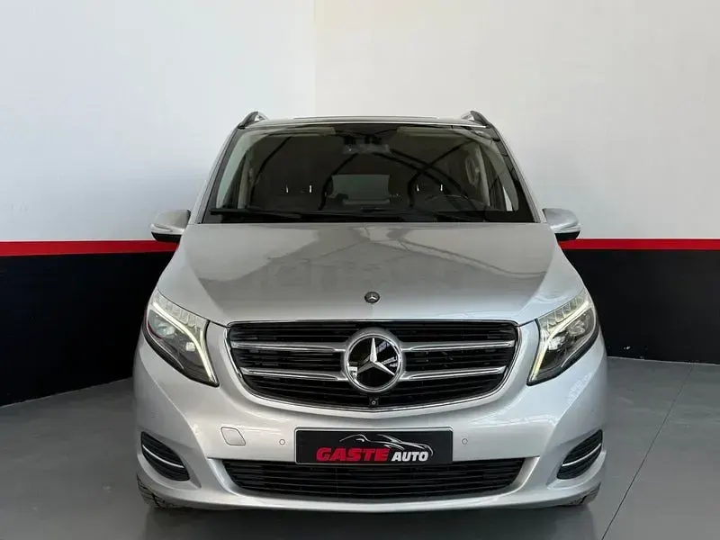 Usado Mercedes V220 Avantgarde 163 CV (119 kW) 2016 Gris / plata Monovolumen
