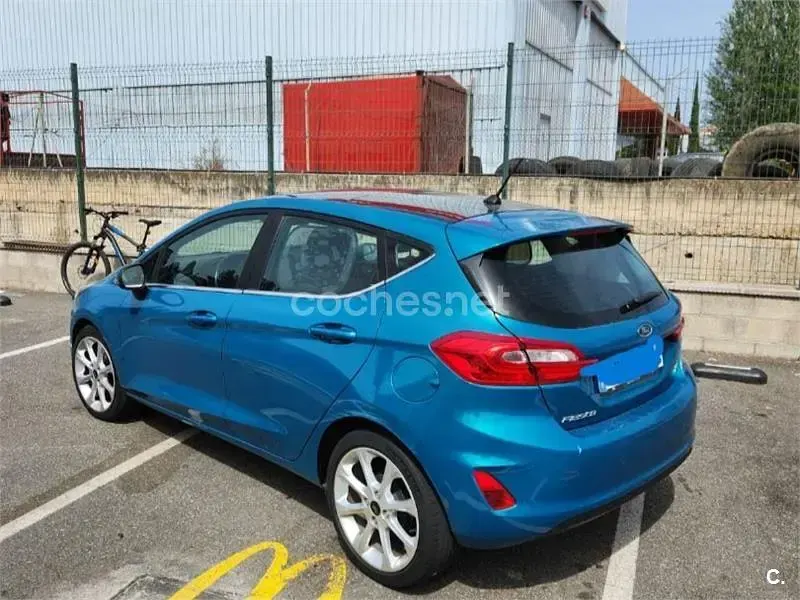 Usado Ford Fiesta Titanium 125 CV (91 kW) 2017 Azul Utilitario
