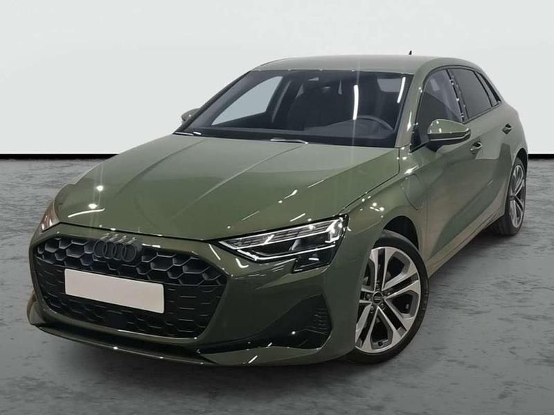 Verde Usado 2025 Audi A3 Sportback e-tron Sport Berlina | 33.290 € - Imagen 1/4