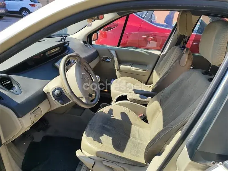 Usado Renault Scenic E-Tech Dynamique 150 CV (110 kW) 2007 Amarillo Monovolumen