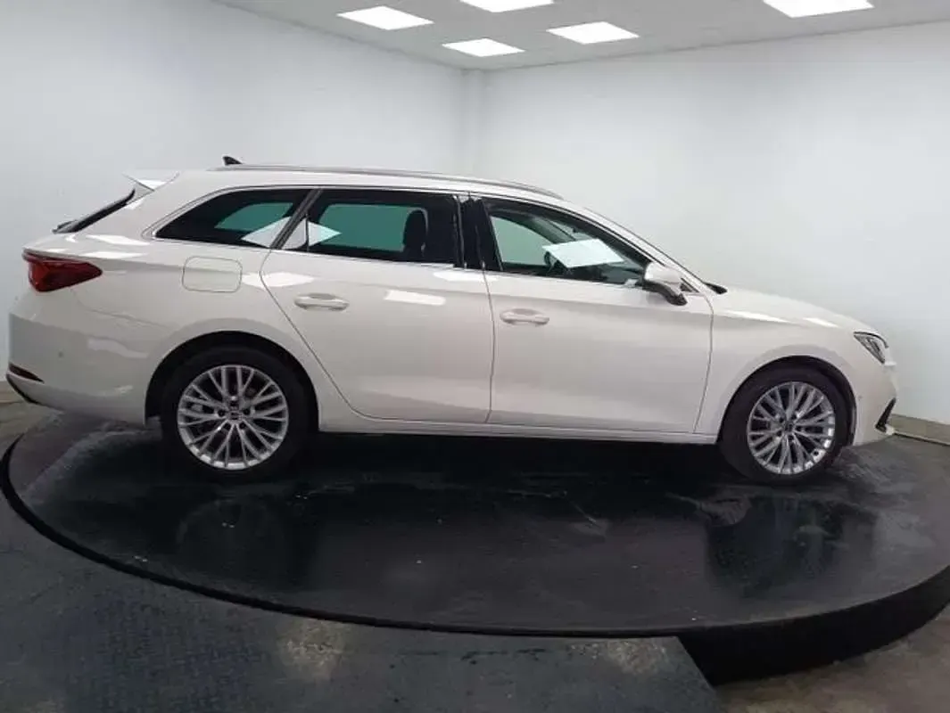 Usado Seat Leon XCELLENCE 205 CV (150 kW) 2021 Blanco Utilitario