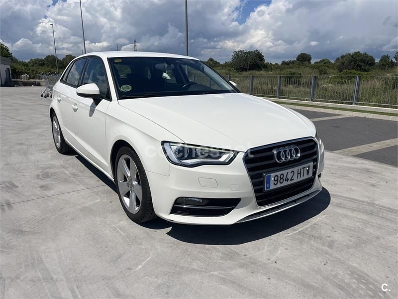 Blanco Usado 2013 Audi A3 Sportback Ambition Berlina | 10.999 € (Precio justo) - Imagen 1/4