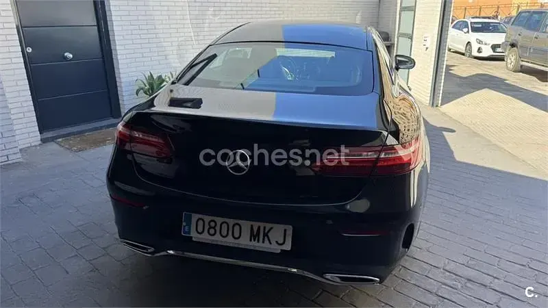 Usado Mercedes E220 194 CV (142 kW) 2018 Negro Coupe