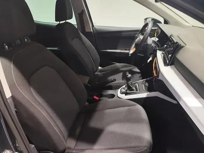 Usado Seat Arona Style 115 CV (84 kW) 2025 Gris SUV