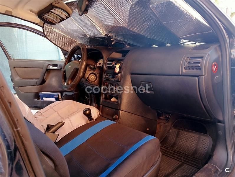 Usado Opel Astra Club 75 CV (55 kW) 2003 Azul Berlina