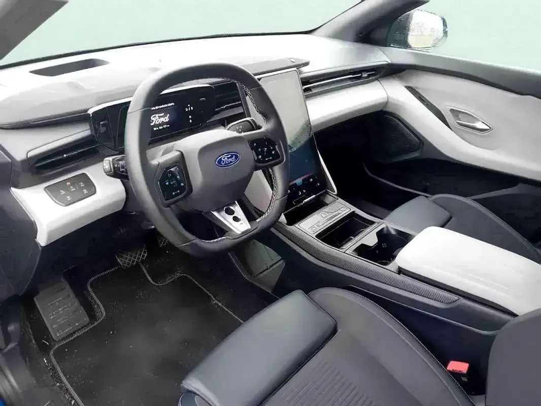 Usado Ford Capri Premium 210 kW (286 CV) 2025 Azul SUV