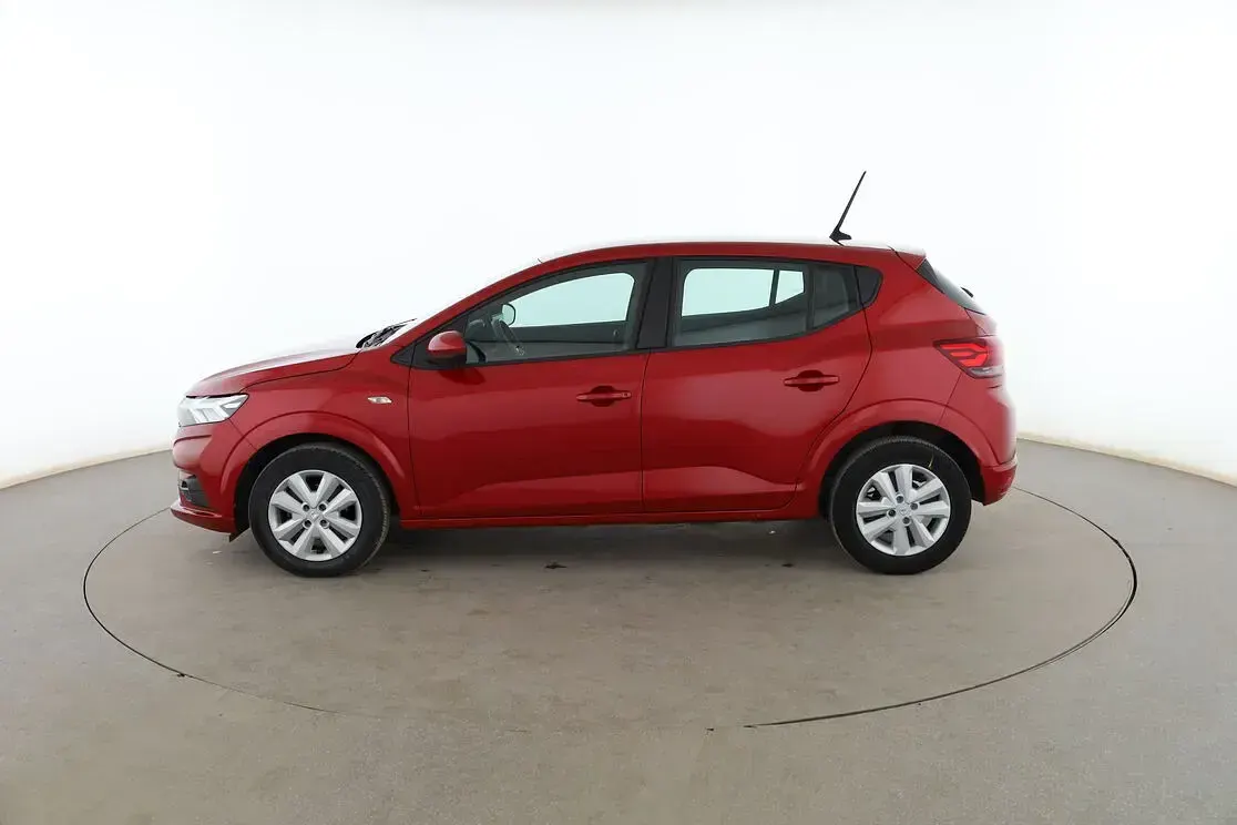 Usado Dacia Sandero Comfort 91 CV (66 kW) 2022 Rojo Berlina