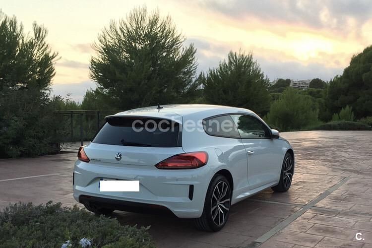 Blanco Usado 2017 VW Scirocco R-line Coupe | 17.900 € (Un poco caro) - Imagen 1/3