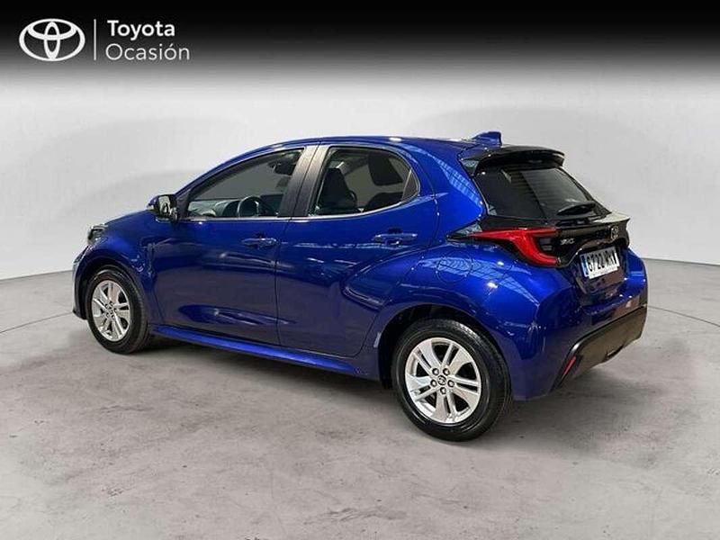 Usado Toyota Yaris Edition 125 CV (91 kW) 2024 Azul Berlina