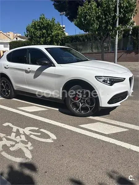 Usado Alfa Romeo Stelvio Executive 280 CV (205 kW) 2020 Blanco SUV