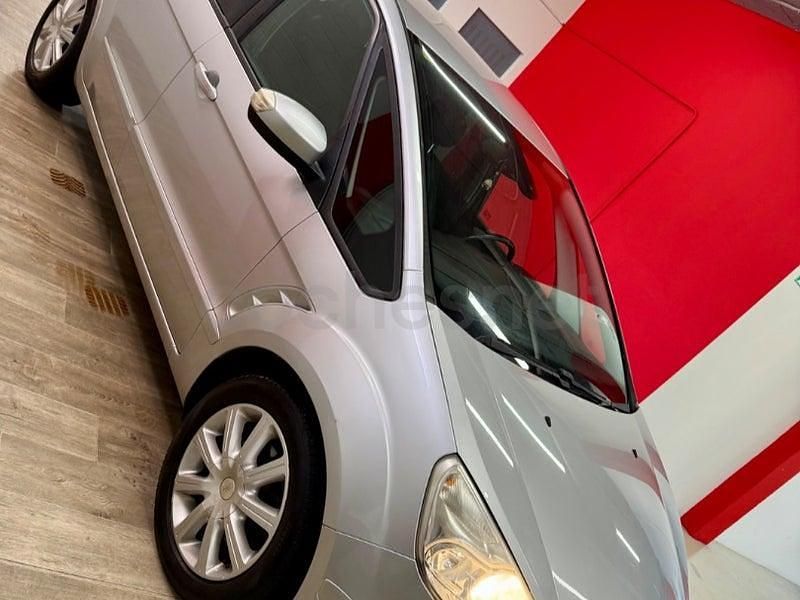 Begagnad Ford S-MAX Trend 140 HK (102 kW) 2007 Grå Minibuss