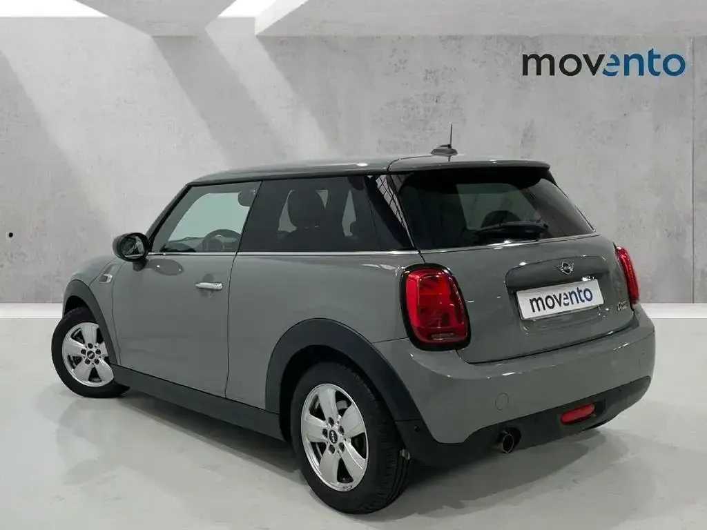 Usado Mini ONE 102 CV (75 kW) 2020 Gris Utilitario