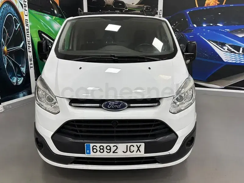 Usado Ford 300 Titanium 125 CV (91 kW) 2016 Blanco Monovolumen