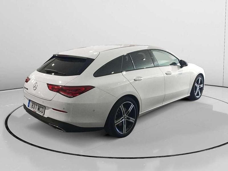 Usado Mercedes CLA200 165 CV (121 kW) 2022 Blanco Familiar