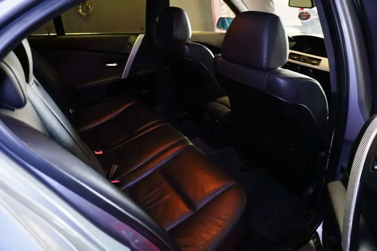 Usado BMW 520 Comfort Edition 272 CV (200 kW) 2005 Gris Berlina