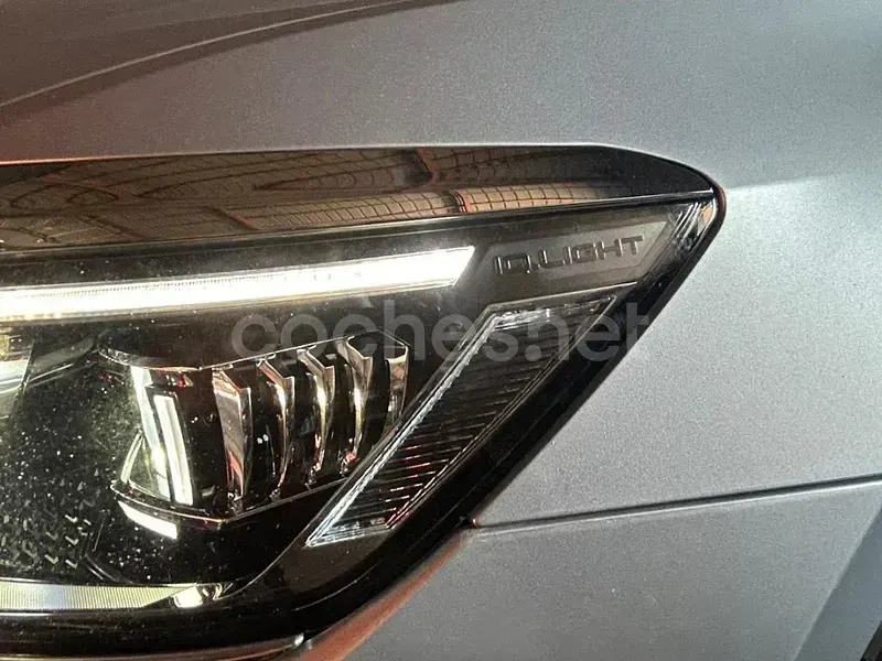 Usado VW Passat Sportline 190 CV (139 kW) 2019 Gris / plata Familiar
