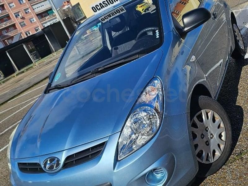 Azul Usado 2010 Hyundai i20 Classic Berlina | 4650 € (Precio justo) - Imagen 1/4