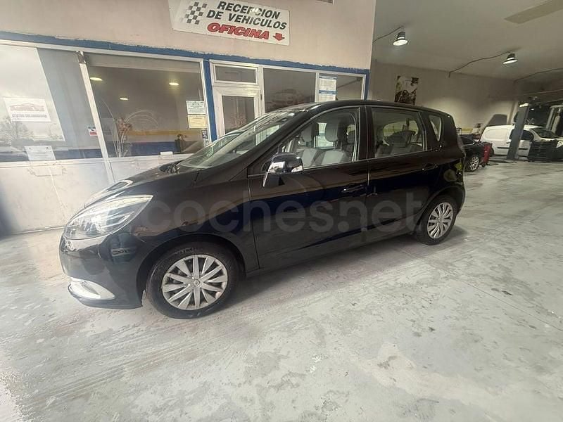 Usado Renault Scénic III Dynamique 115 CV (84 kW) 2014 Negro Monovolumen