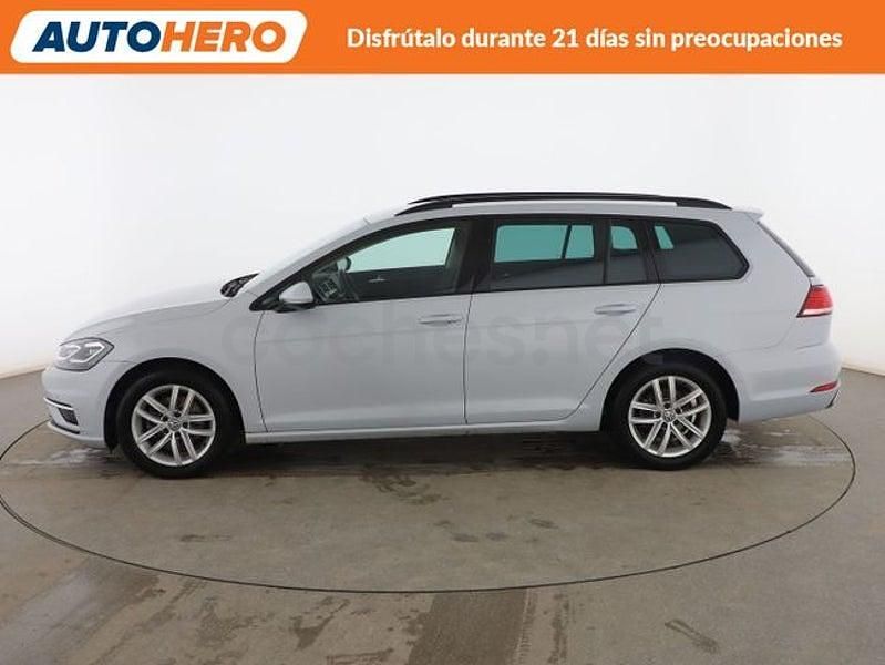 Usado VW Golf VII Advance 125 CV (91 kW) 2018 Blanco Familiar