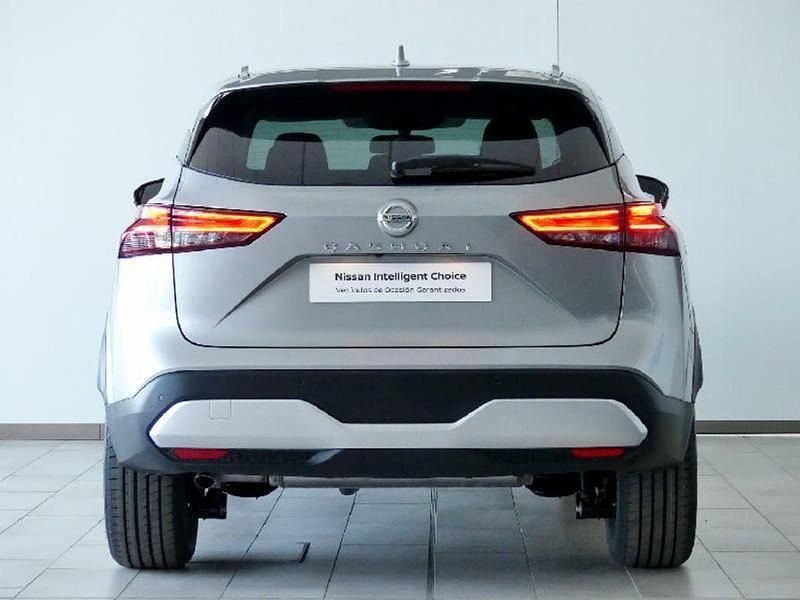 Usado Nissan Qashqai N-Connecta 140 CV (102 kW) 2023 Diamond silver metalizado SUV