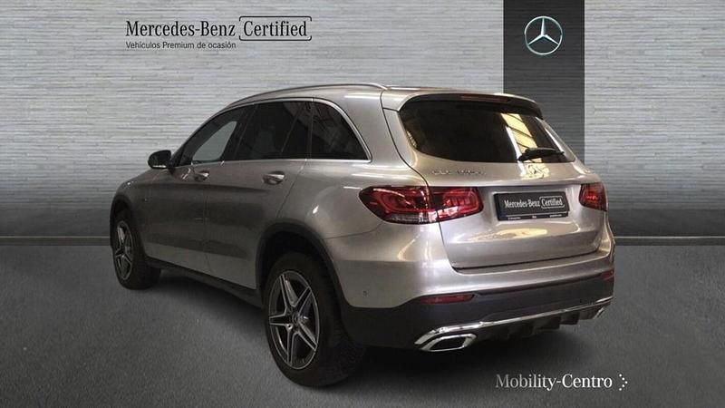 Usado Mercedes GLC300 AMG line 194 CV (142 kW) 2021 Mojave silver metallic paint