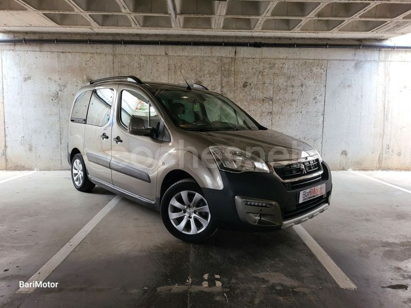 Gris / plata Usado 2016 Peugeot Partner Tepee Outdoor Monovolumen | 11.490 € (Precio justo) - Imagen 1/4