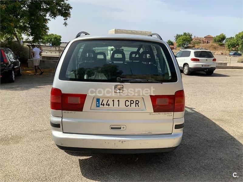 Usado Seat Alhambra Stella 115 CV (84 kW) 2003 Gris / plata Monovolumen