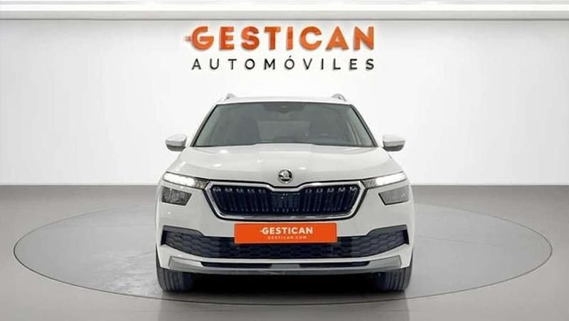 Usado Skoda Kamiq Style 111 CV (81 kW) 2021 Blanco SUV