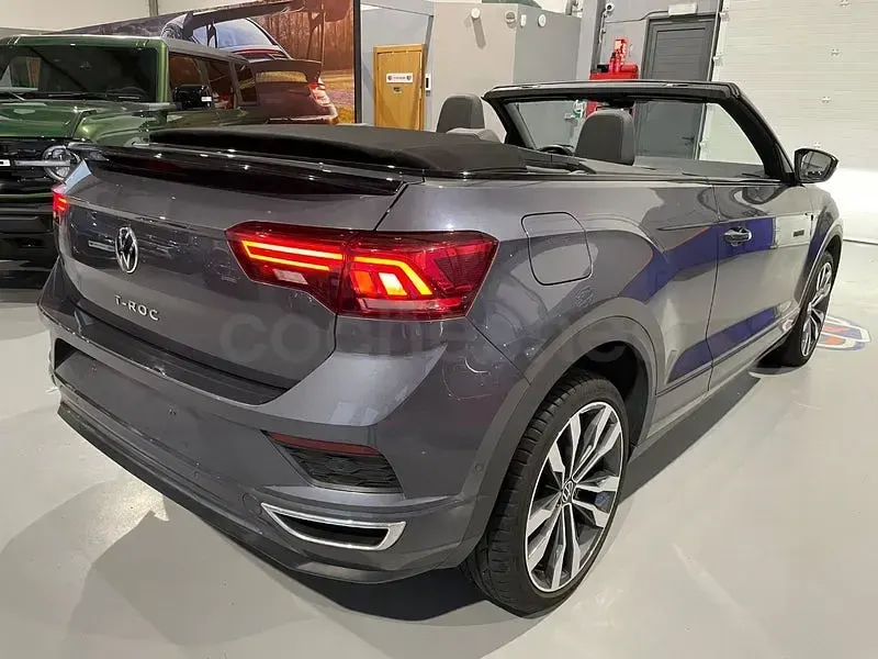 Usado VW T-Roc R-line 150 CV (110 kW) 2021 Azul SUV