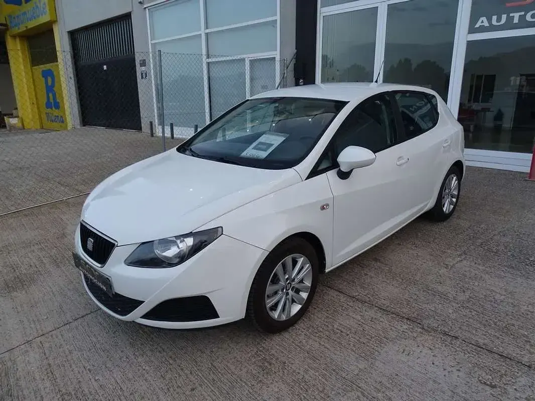 Käytetty Seat Ibiza Sport 90 HP (66 kW) 2010 Valkoinen Viistoperä