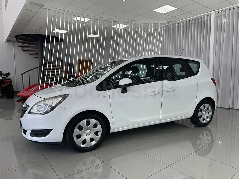 Usado Opel Meriva Selective 110 CV (80 kW) 2015 Blanco Monovolumen