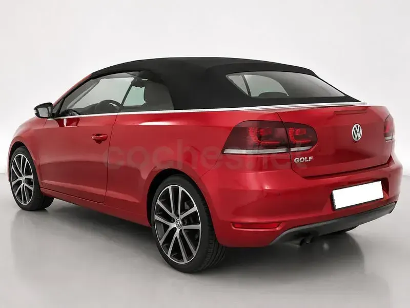 Usado VW Golf Cabriolet 160 CV (117 kW) 2012 Granate Descapotable