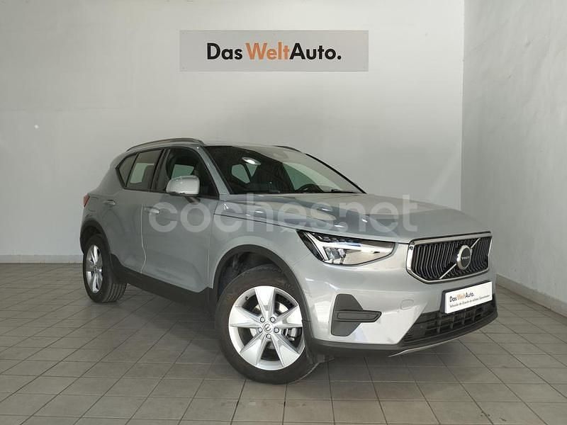 Gris Usado 2023 Volvo XC40 Core SUV | 28.690 € (Precio justo) - Imagen 1/4