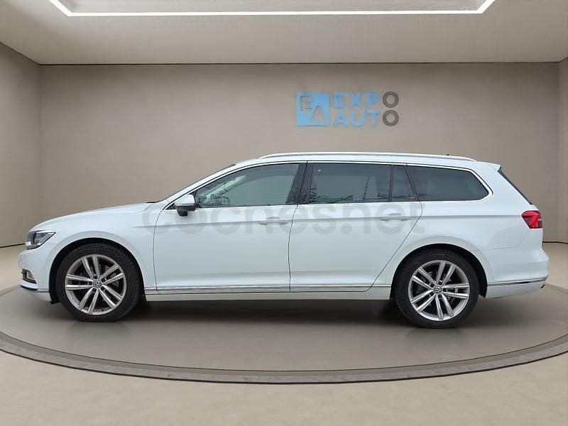 Usado VW Passat Sportline 180 CV (132 kW) 2018 Blanco Familiar