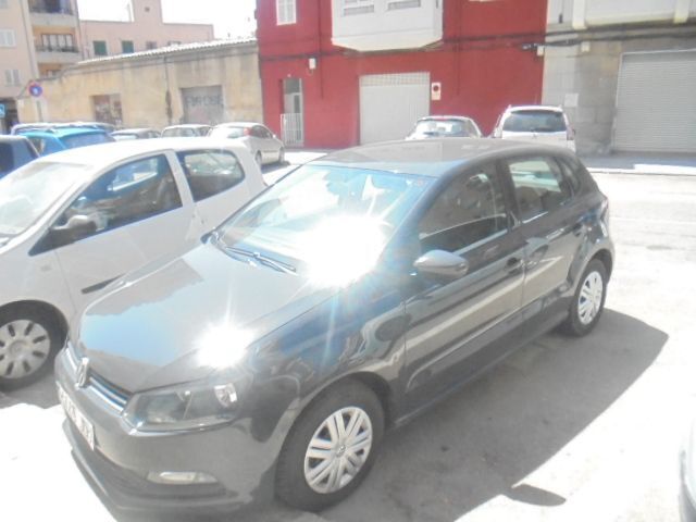 Usado VW Polo Advance 75 CV (55 kW) 2015 Marrón Utilitario