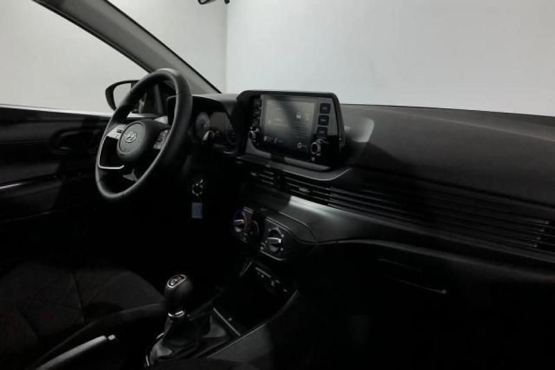 Usado Hyundai Bayon 101 CV (74 kW) 2025 Granate SUV