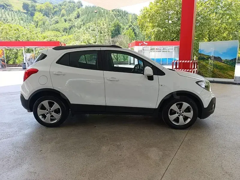Usado Opel Mokka Selective 136 CV (100 kW) 2016 Blanco SUV