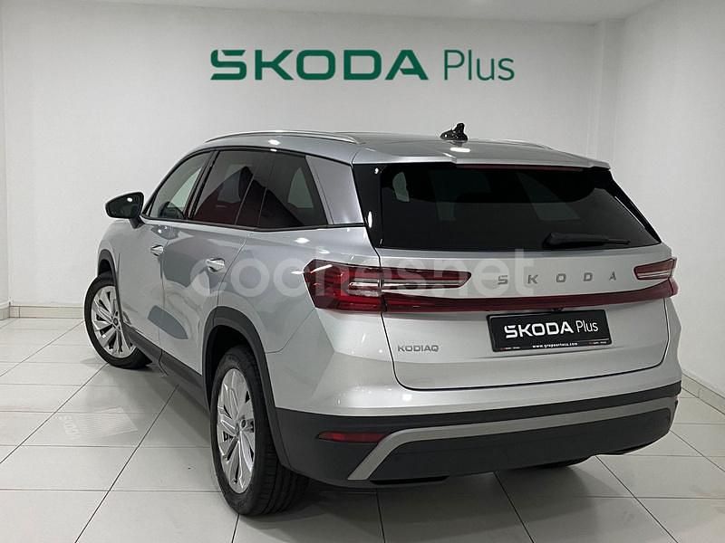 Usado Skoda Kodiaq 150 CV (110 kW) 2025 Gris / plata SUV