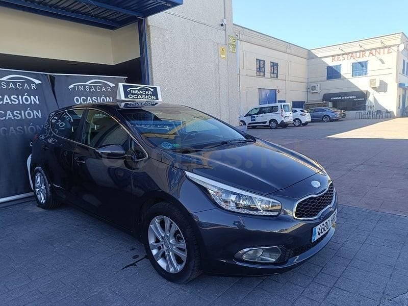 Usado Kia Ceed 100 CV (73 kW) 2013 Gris / plata Utilitario