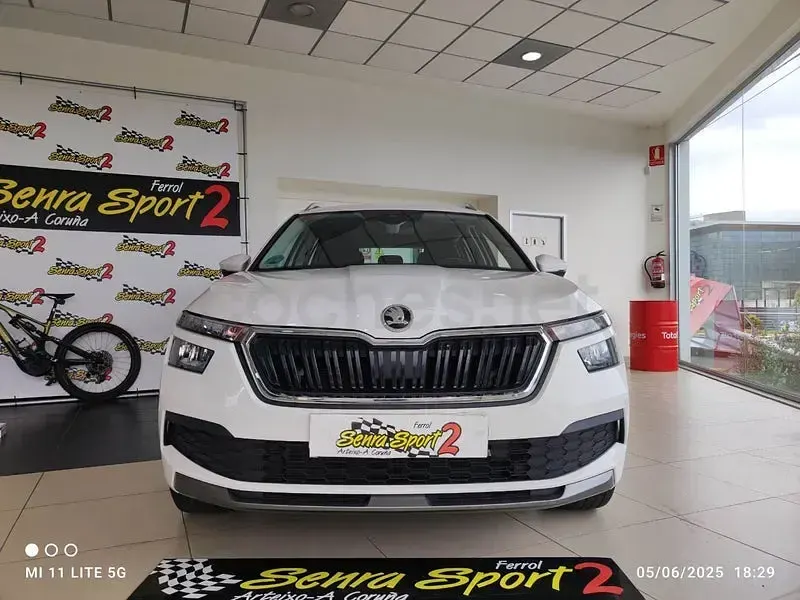 Usado Skoda Kamiq Ambition 110 CV (80 kW) 2022 Blanco SUV