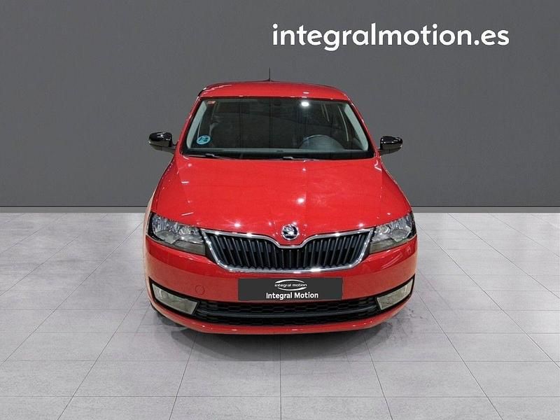 Usado Skoda Rapid Ambition 89 CV (65 kW) 2017 Rojo Berlina