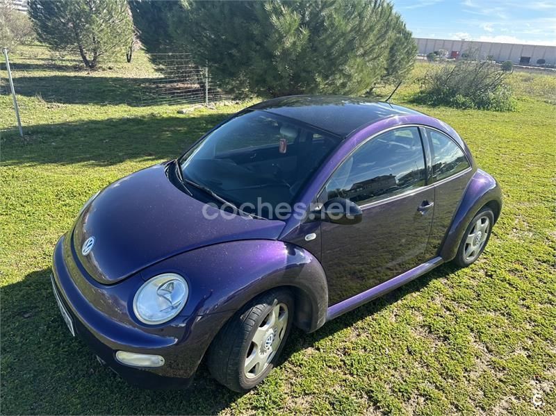 Usado VW New Beetle 150 CV (110 kW) 2000 Violeta / lila Utilitario