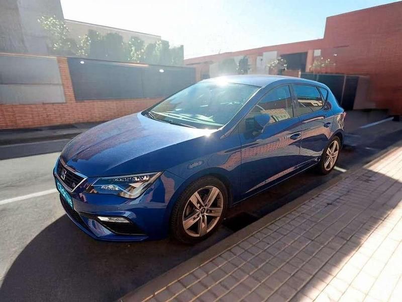 Usado Seat Leon FR 150 CV (110 kW) 2018 Azul Utilitario