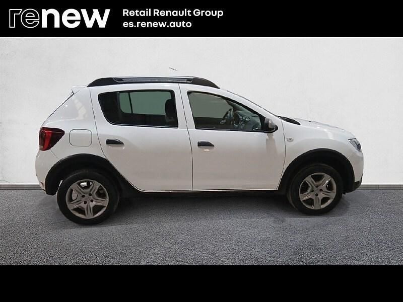 Usado Dacia Sandero Comfort 90 CV (66 kW) 2018 Blanco Berlina