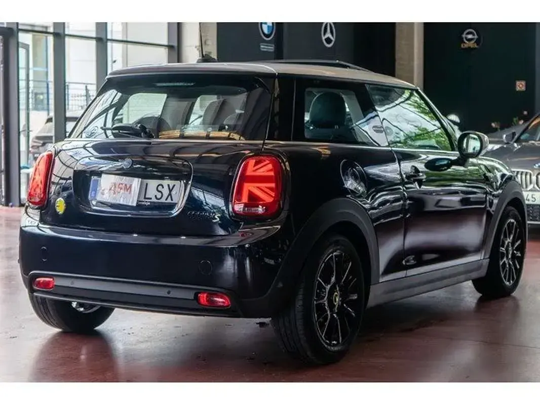 Usado Mini Cooper SE 135 kW (184 CV) 2021 Negro Utilitario