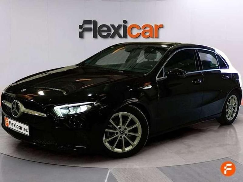 Usado Mercedes A180 116 CV (85 kW) 2019 Negro Utilitario