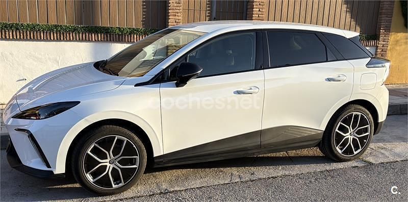 Eléctrico Usado 2024 MG MG4 EV Luxury Utilitario | 24.500 € - Imagen 1/4